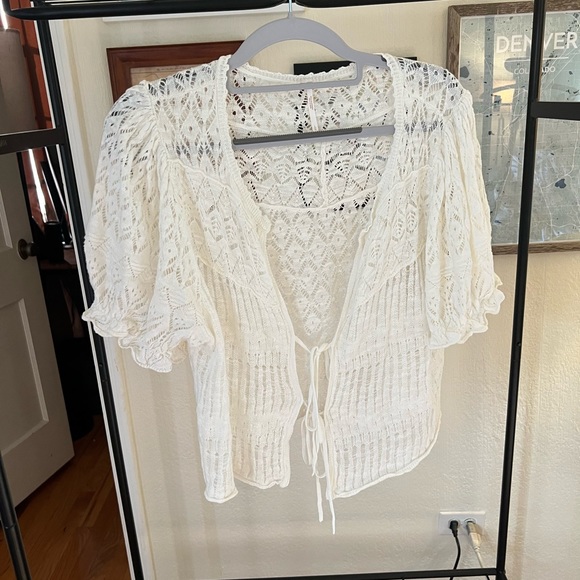 Cute lacy vintage top - Picture 1 of 3